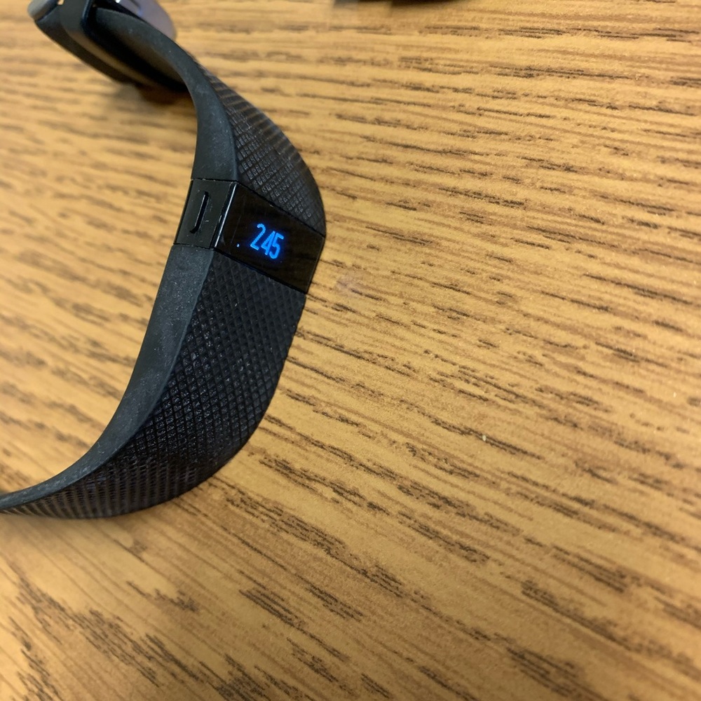 Fitbit Hr - image 3